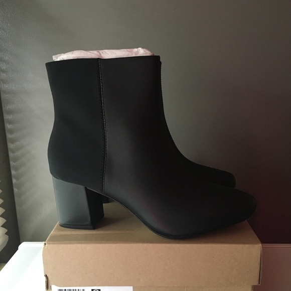 🍁Clarks Chantelle Stone Ankle Bootie - Picture 2 of 10